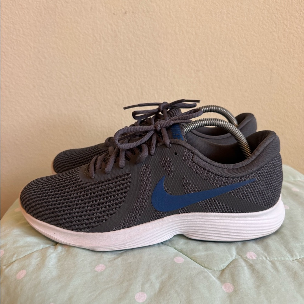 Nike Revolution 4 Sneakers Men’s size 9.5